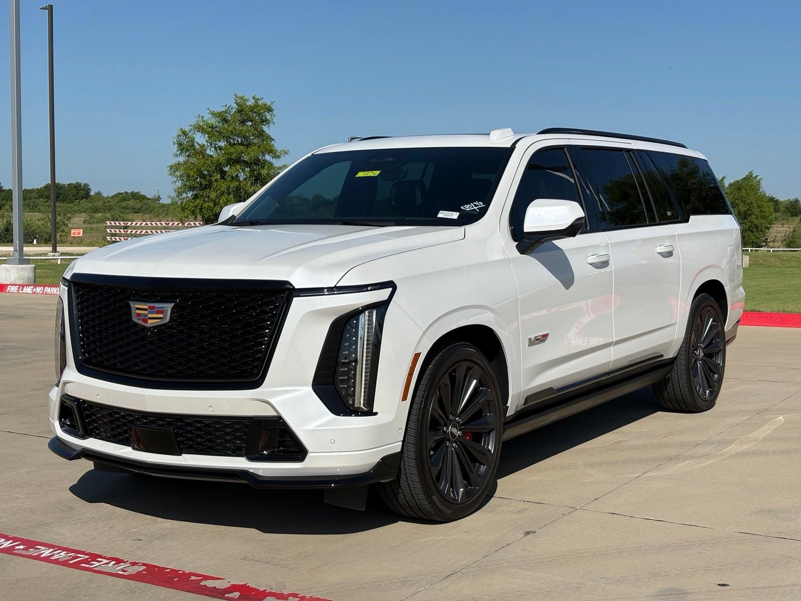 Certified 2025 Cadillac Escalade ESV V AWD/4WD image 3