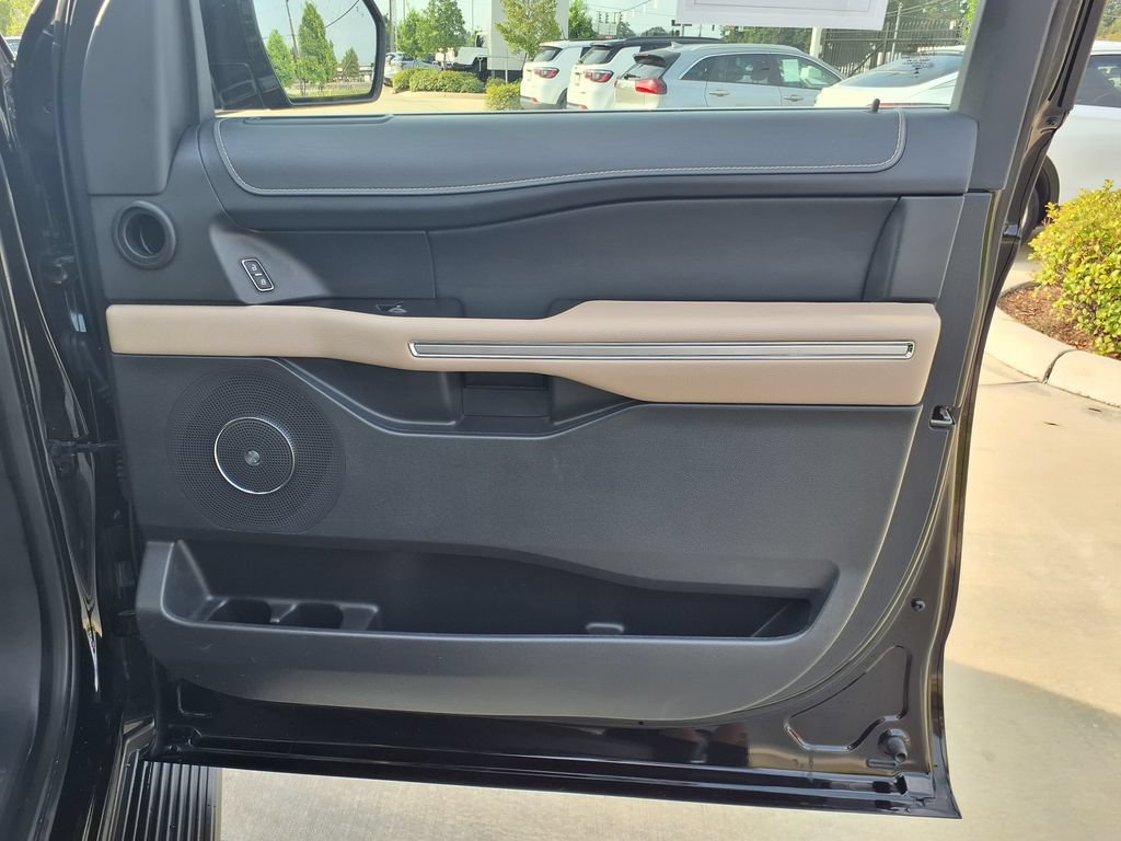 Used 2024 Ford Expedition Max Limited RWD image 25