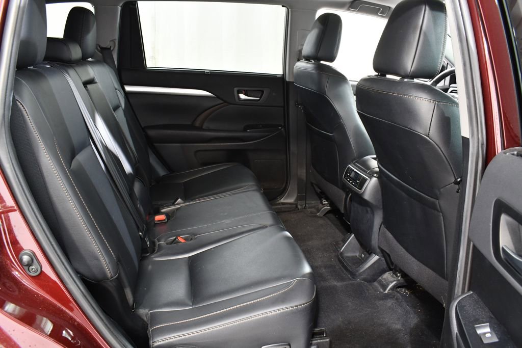 Used 2019 Toyota Highlander XLE AWD/4WD image 19