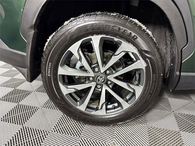 Used 2024 Toyota Corolla Cross XLE image 32