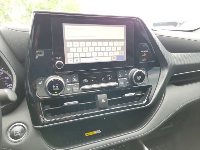 Used 2023 Toyota Highlander XSE AWD/4WD image 25