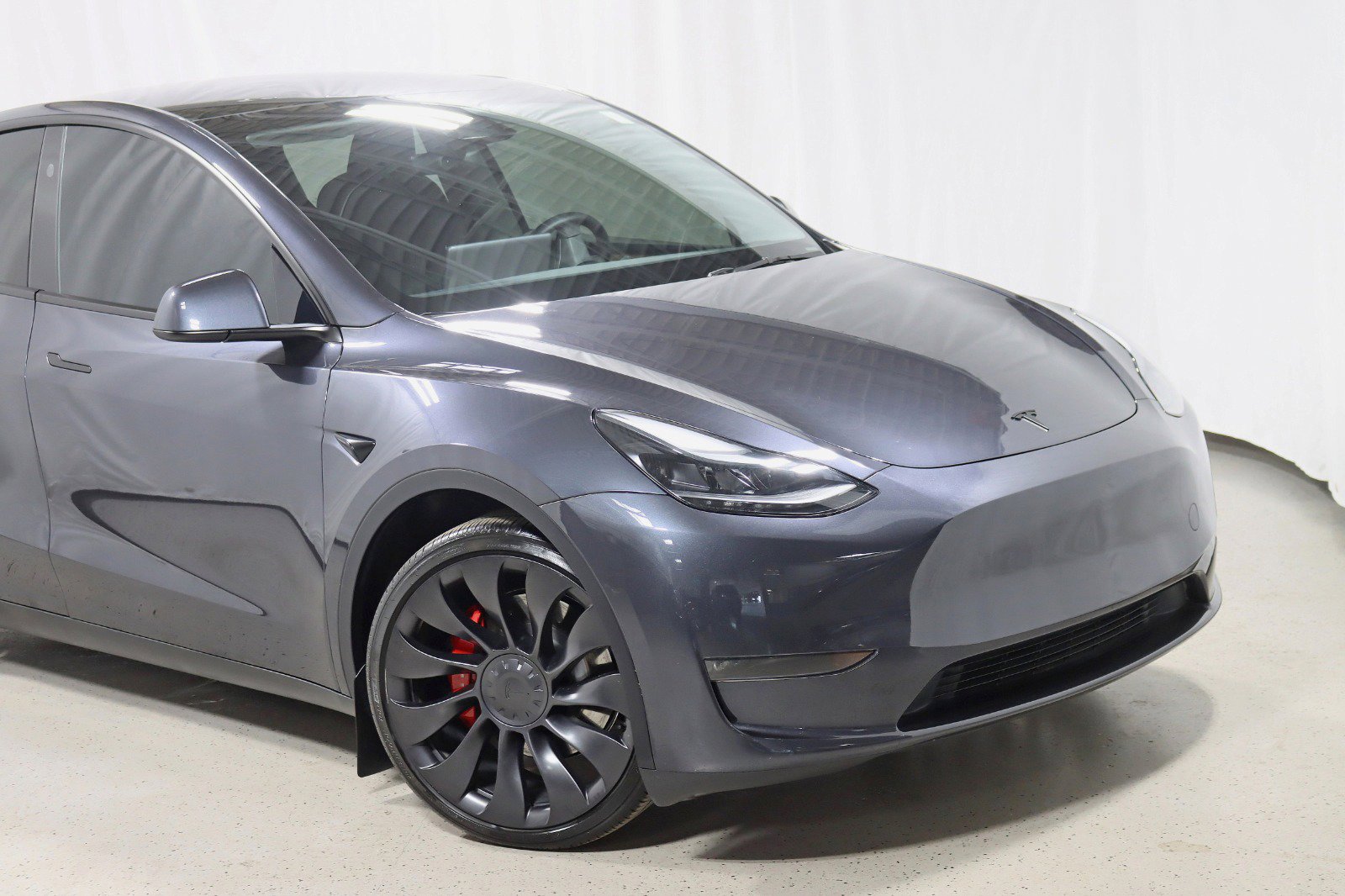 Used 2025 Tesla Model Y Performance image 2