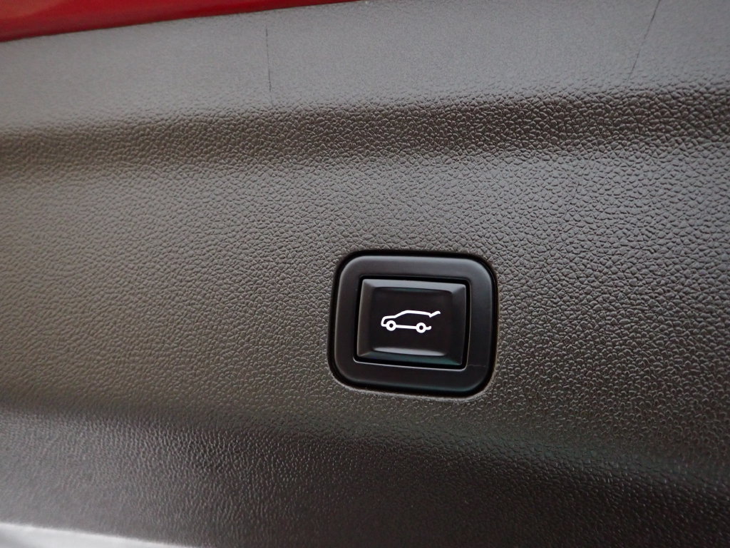 Used 2021 Chevrolet Suburban LT AWD/4WD image 19