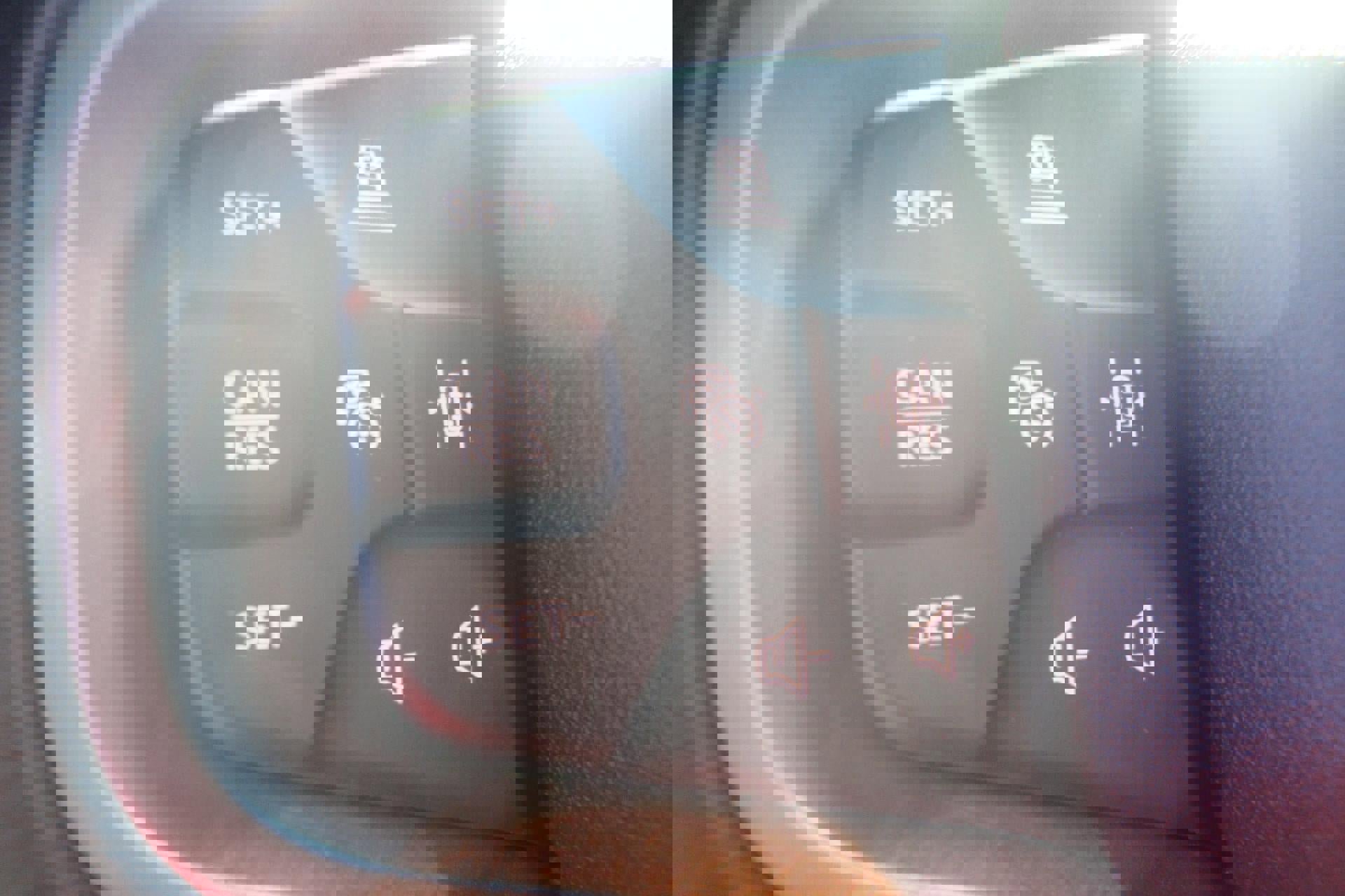 Used 2025 Ford Bronco Badlands image 8