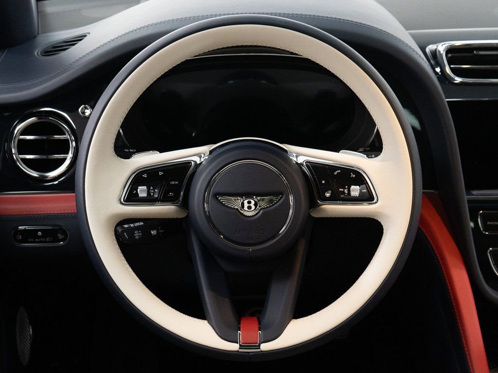 Certified 2025 Bentley Bentayga Extended Wheelbase image 31