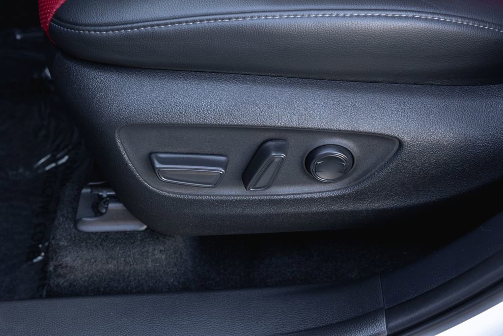 Certified 2024 Toyota Highlander XSE image 12