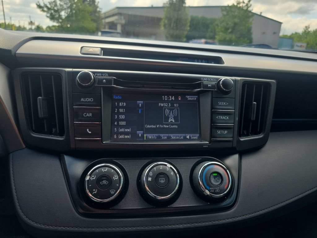 Used 2018 Toyota RAV4 LE w/ All Weather Liner Package FWD image 18