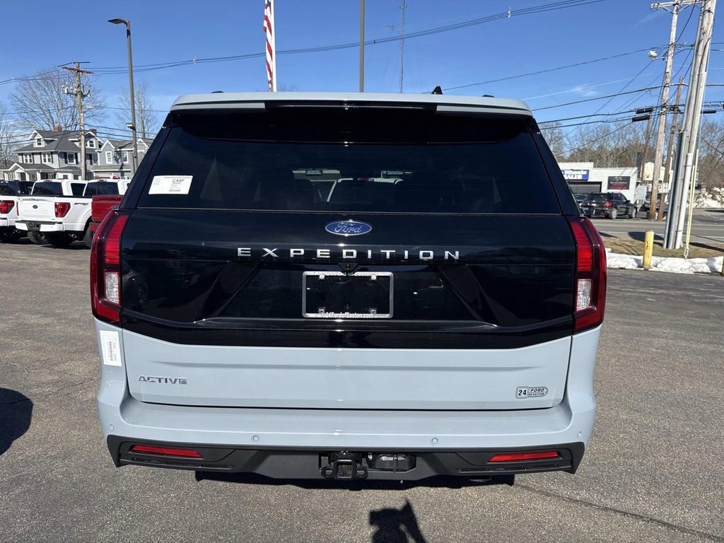 New 2026 Ford Expedition Active image 3