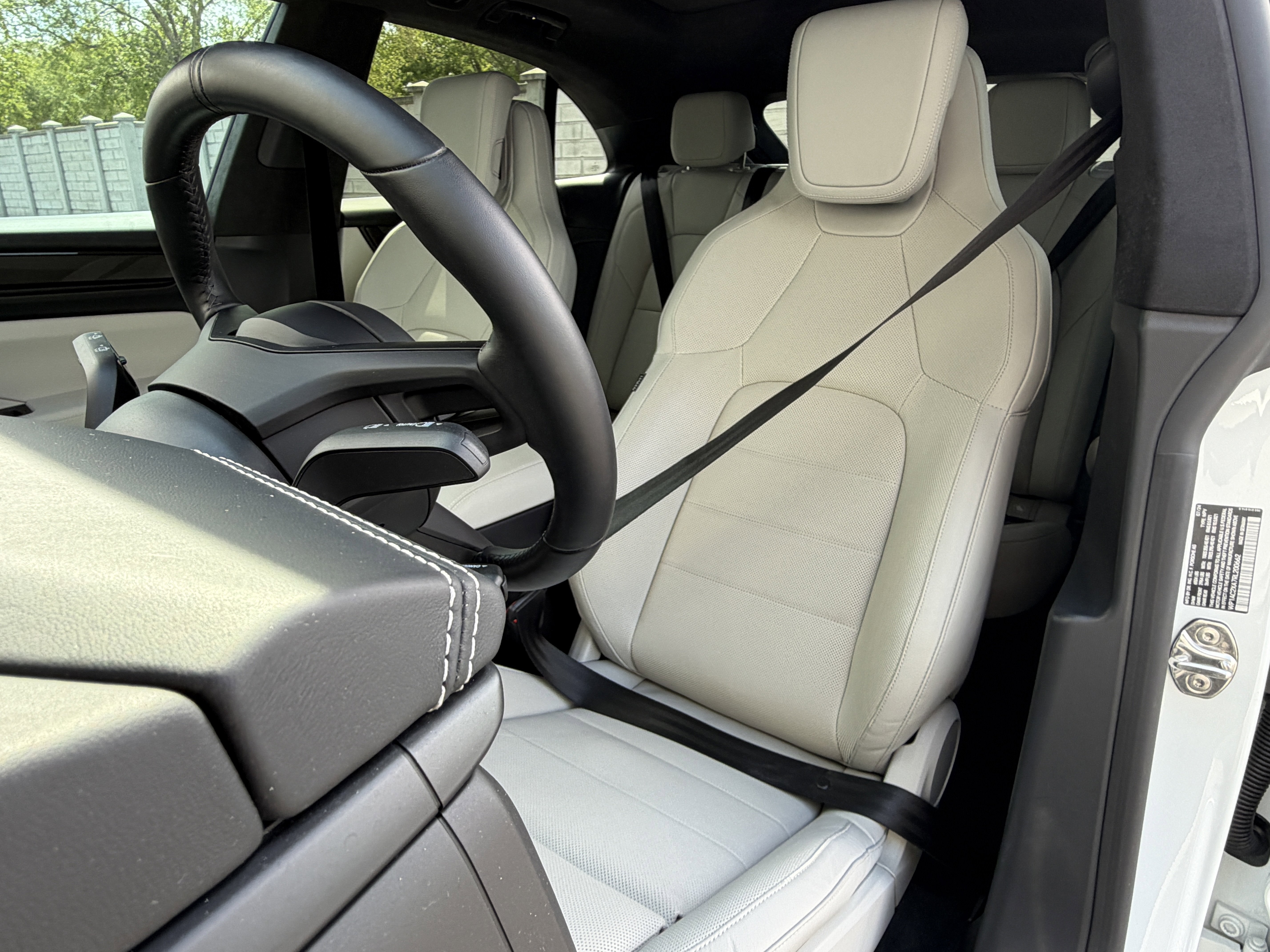 Certified 2024 Porsche Macan Turbo Electric image 5