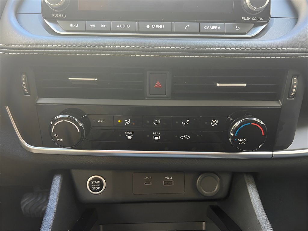 Used 2023 Nissan Rogue S image 26