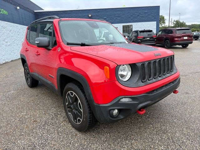 Used 2015 Jeep Renegade Trailhawk AWD/4WD image 7