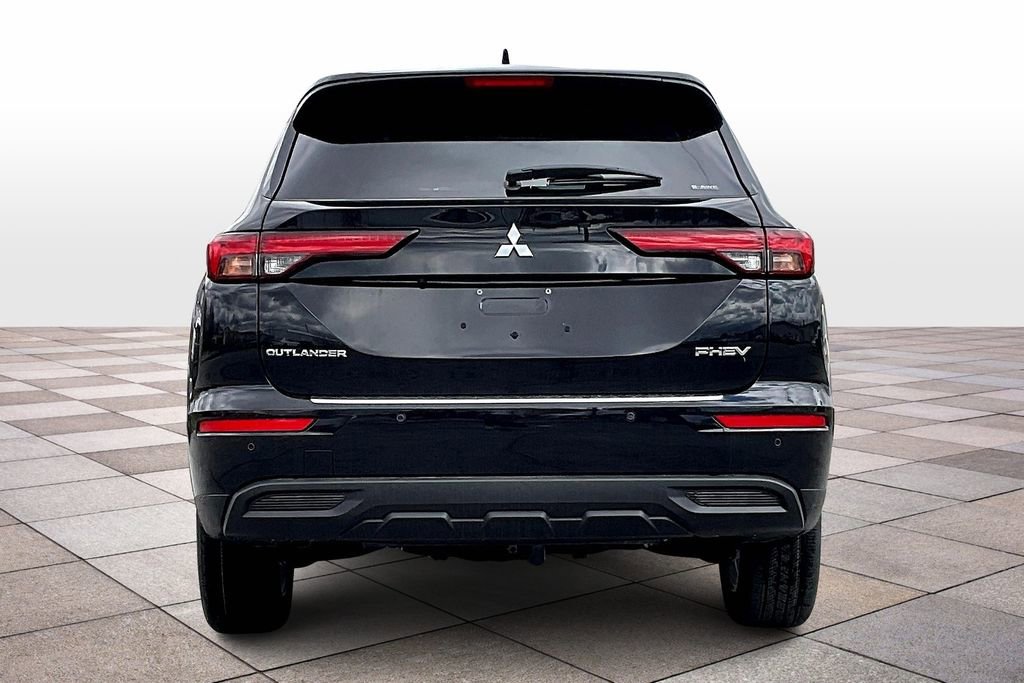 New 2025 Mitsubishi Outlander ES image 4
