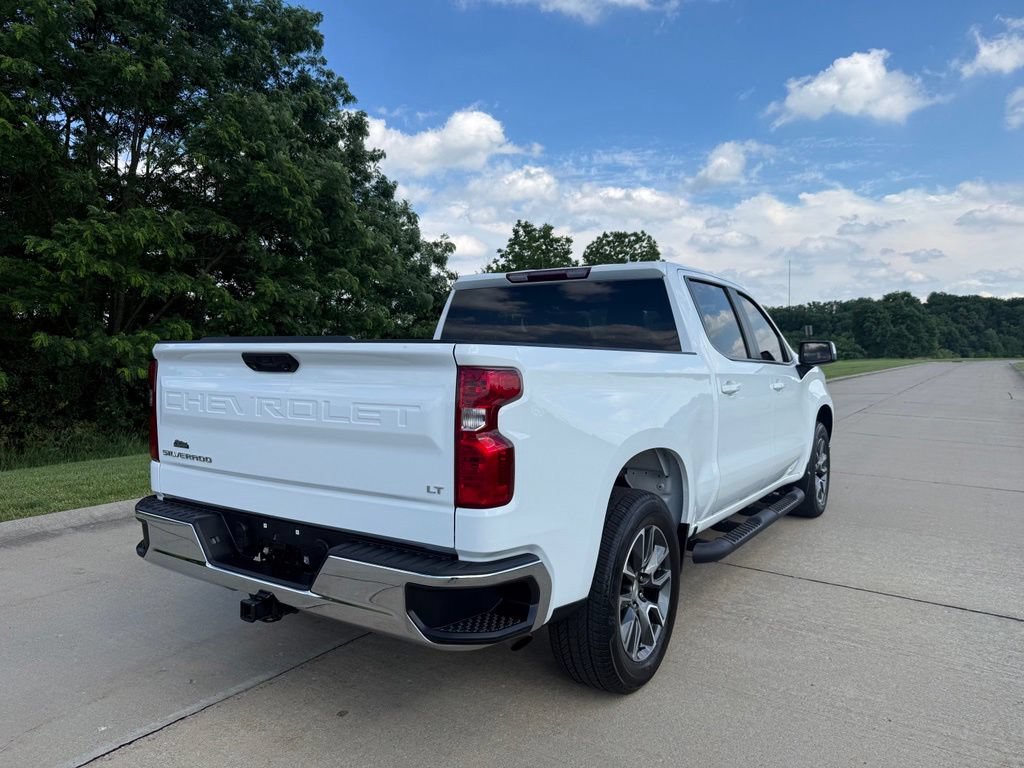 Used 2023 Chevrolet Silverado 1500 LT AWD/4WD image 3