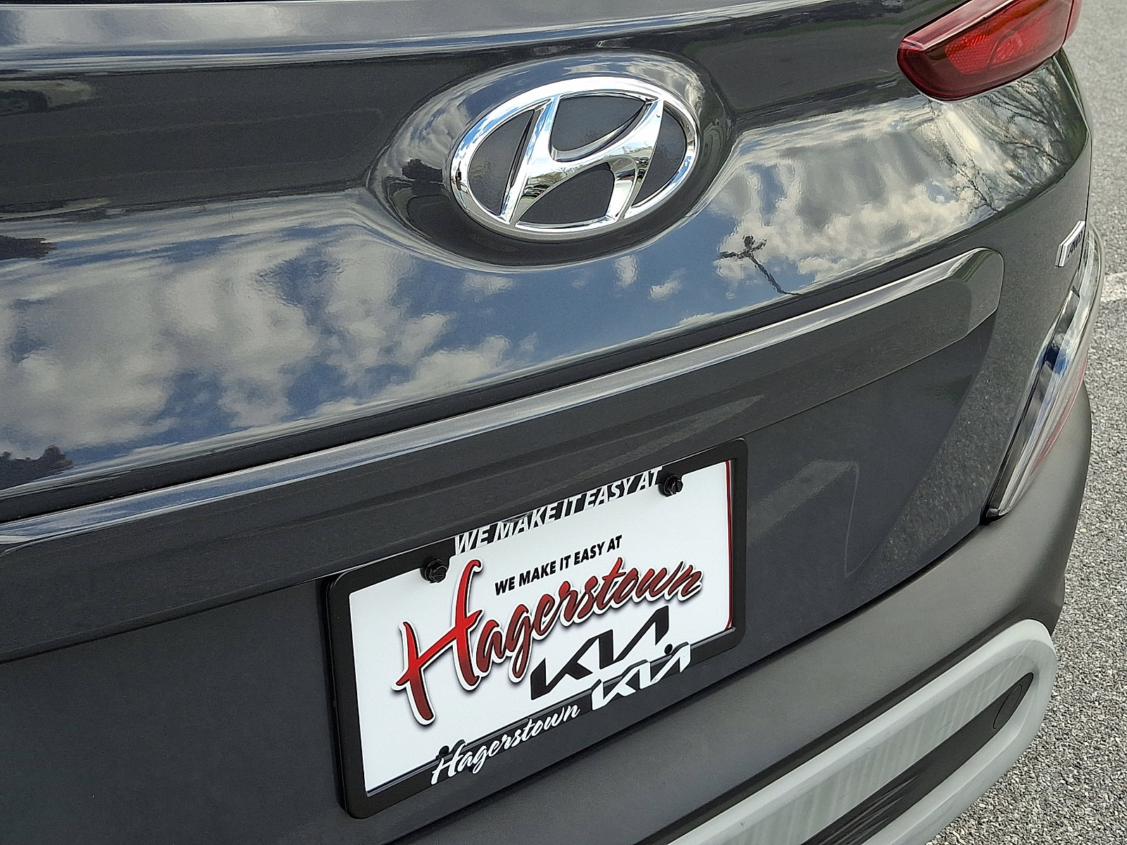 Used 2023 Hyundai Kona SEL w/ Cargo Package image 31