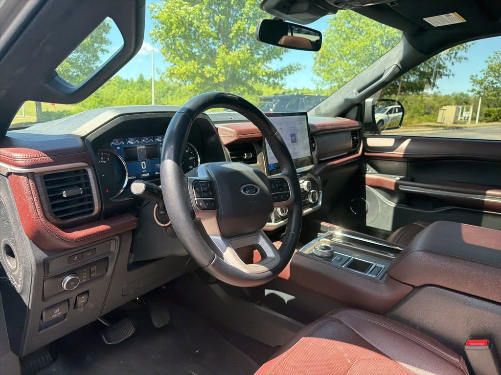 Used 2022 Ford Expedition Limited RWD image 9