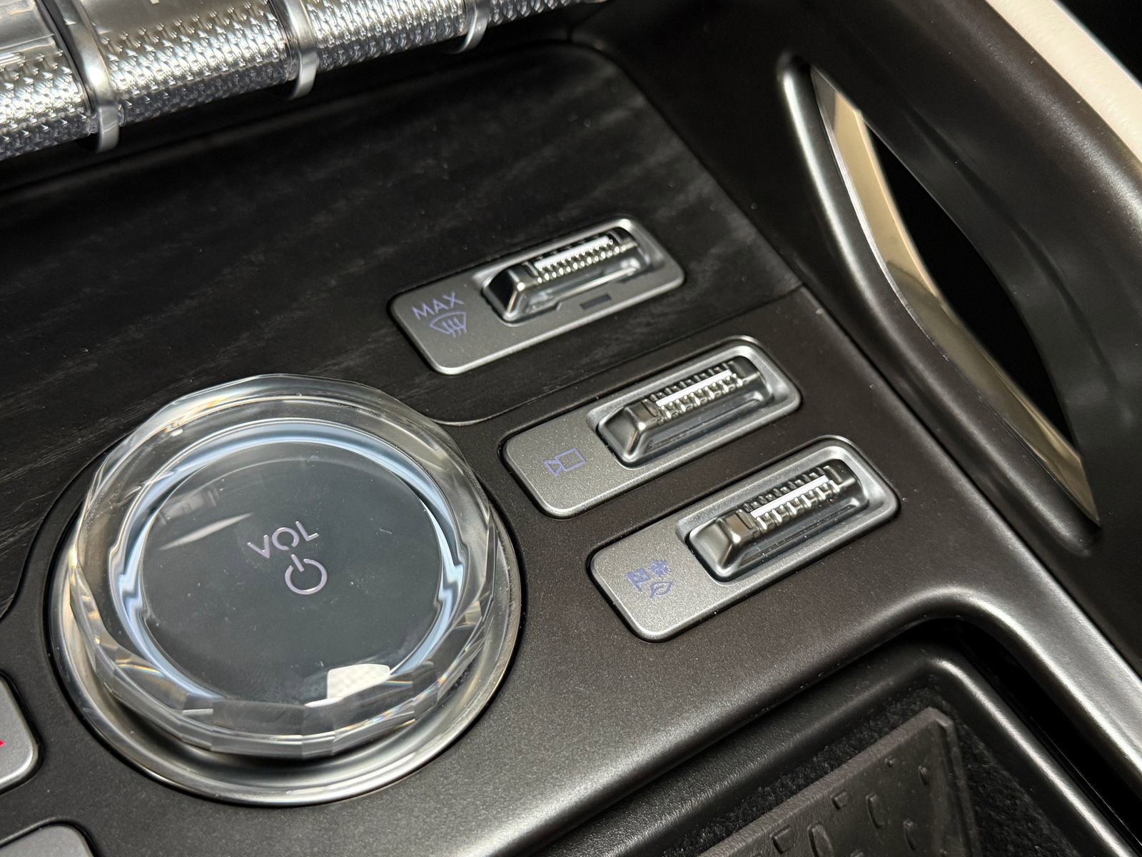 New 2026 Lincoln Nautilus Reserve AWD/4WD image 31