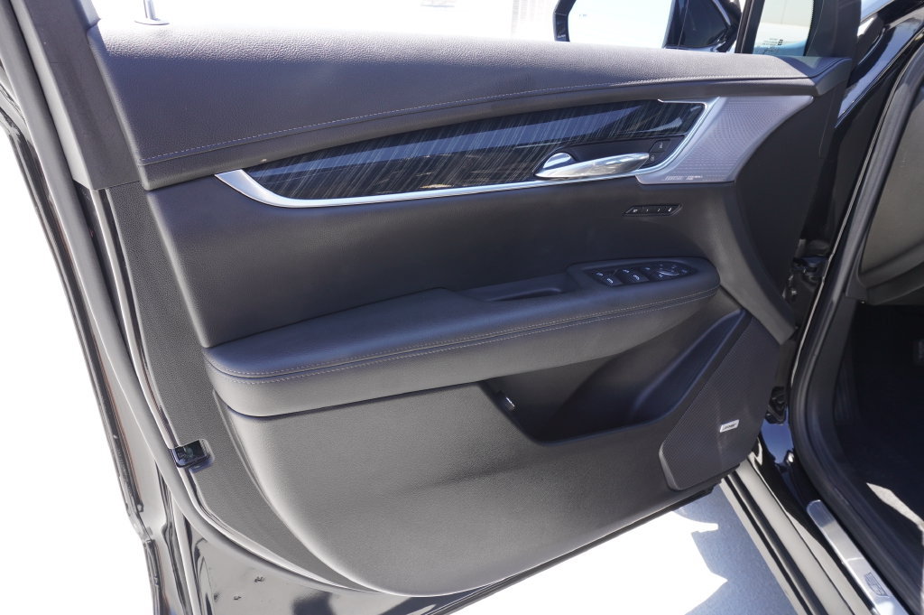 Certified 2024 Cadillac XT6 Premium Luxury FWD image 16