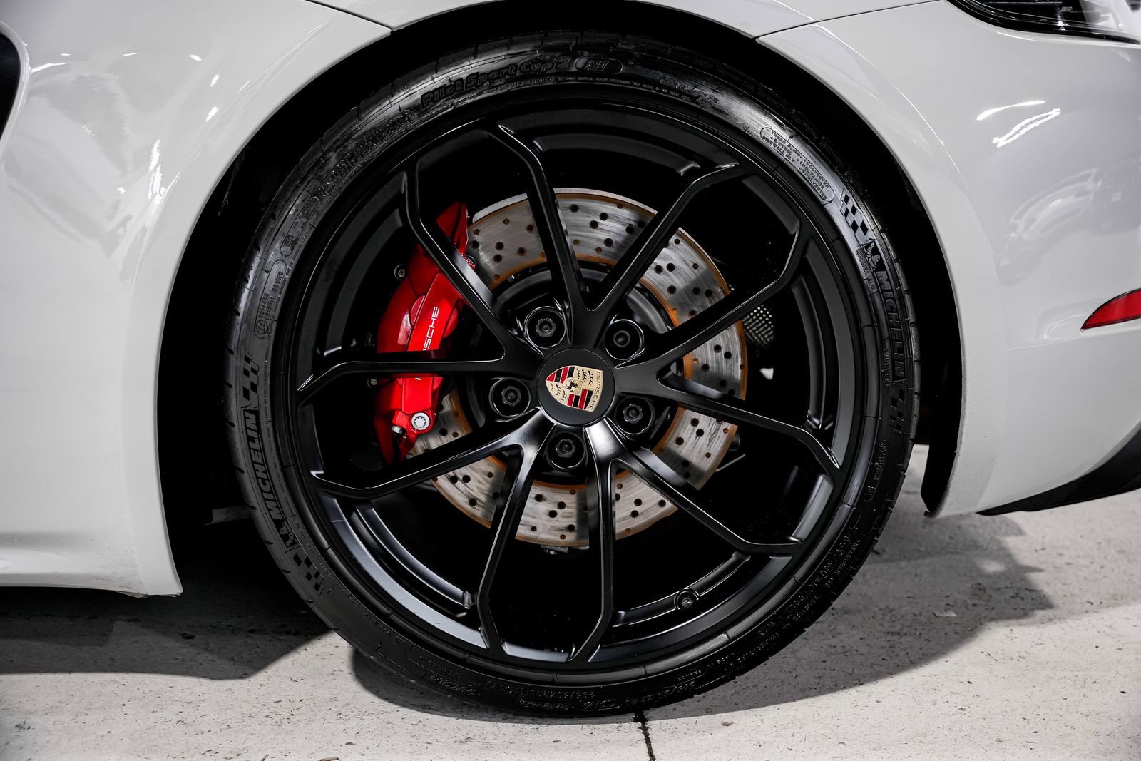 Used 2022 Porsche 718 Boxster Spyder RWD image 44