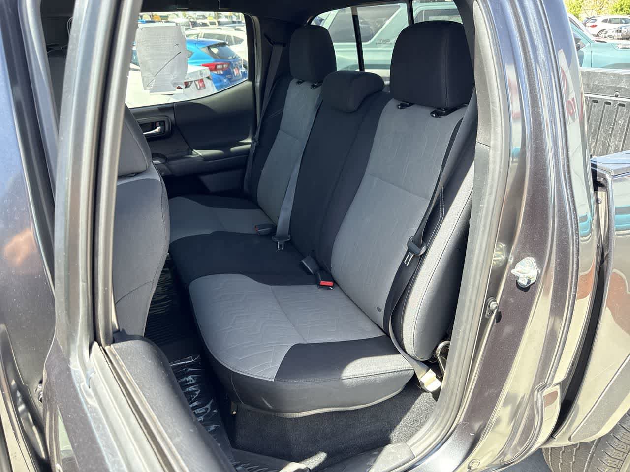 Used 2020 Toyota Tacoma TRD Off-Road AWD/4WD image 12