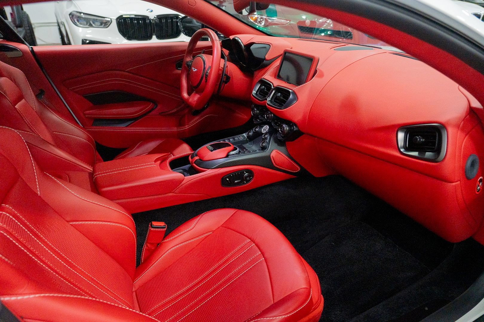Used 2019 Aston Martin V8 Vantage Coupe RWD image 31