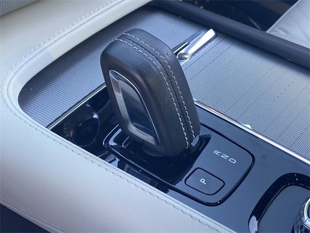 Used 2022 Volvo XC90 T8 R-Design w/ Advanced Package image 31