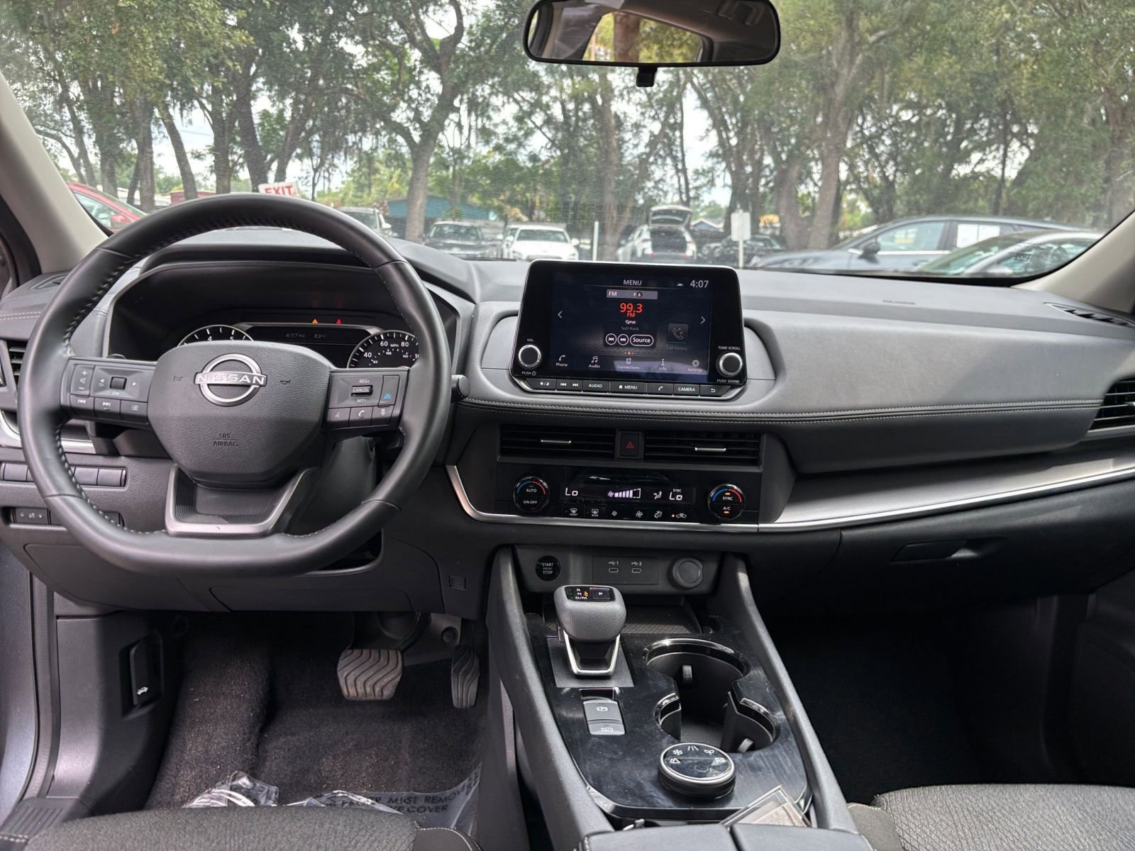 Used 2025 Nissan Rogue SV AWD/4WD image 35