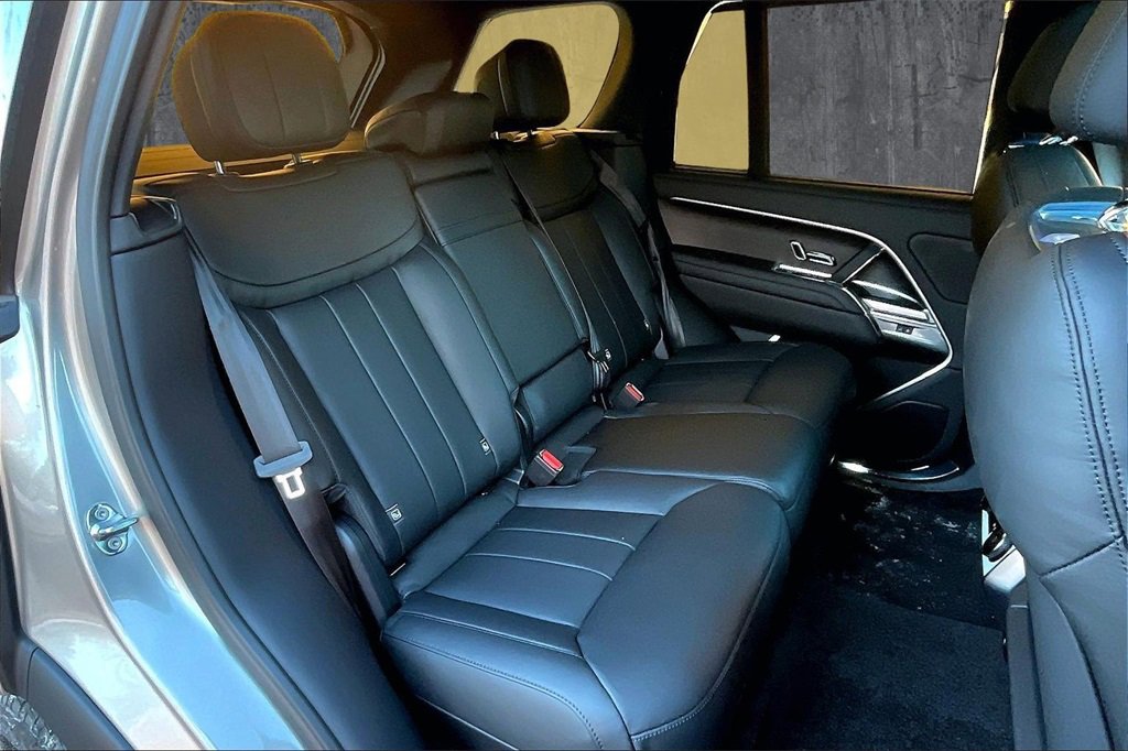 New 2026 Land Rover Range Rover SE image 10