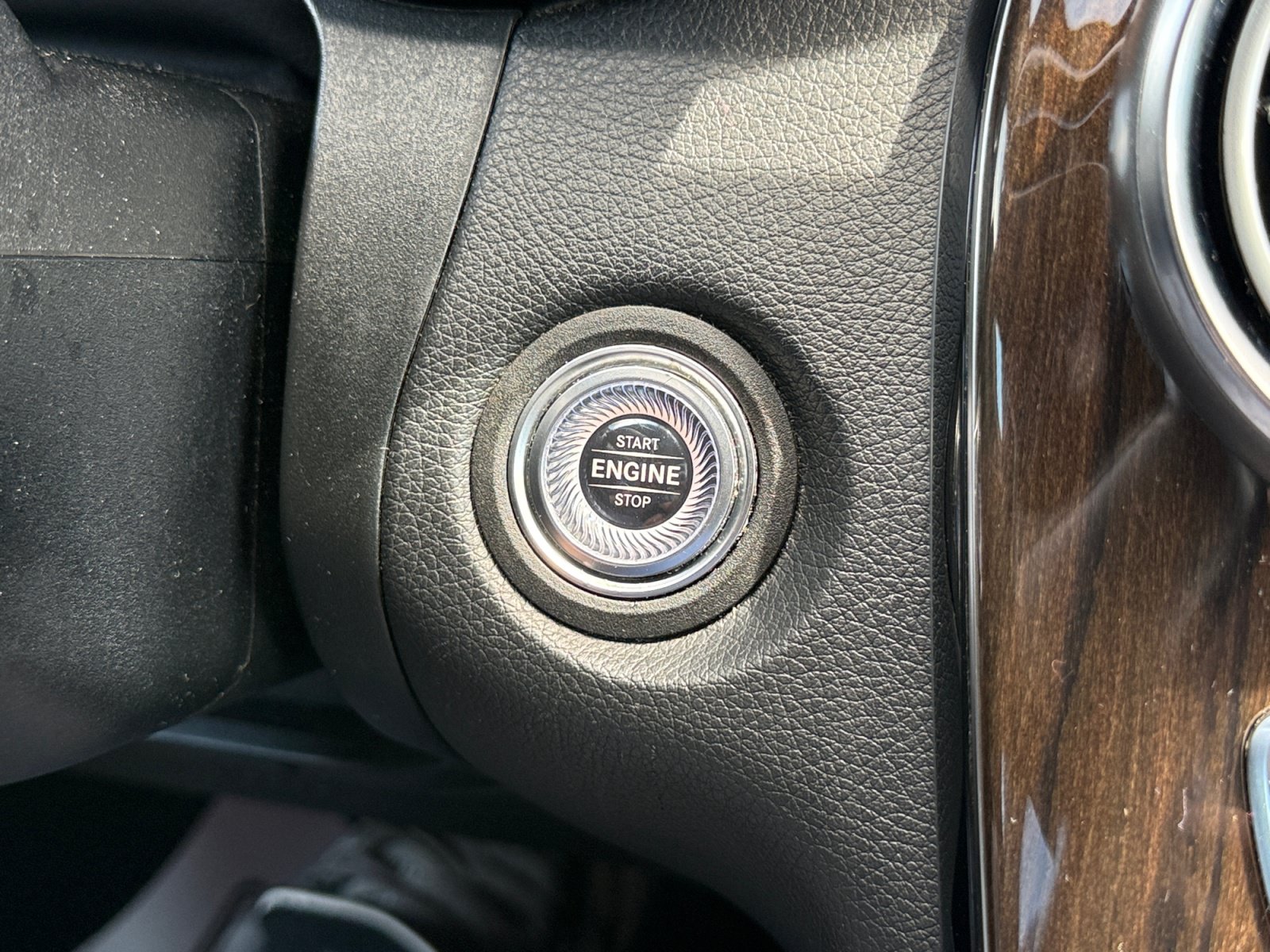 Used 2020 Mercedes-Benz GLC 300 4MATIC image 30