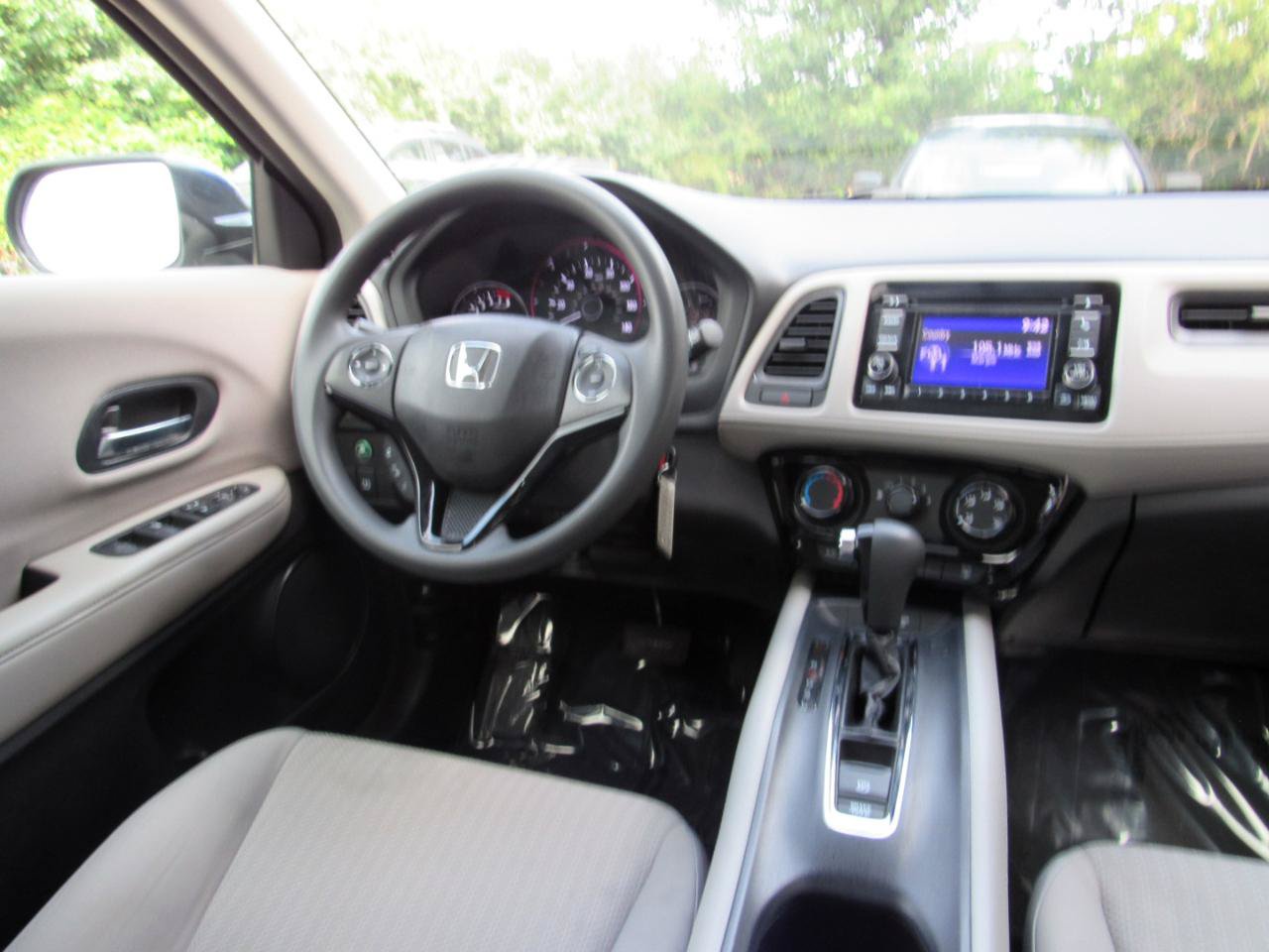 Used 2017 Honda HR-V LX image 8
