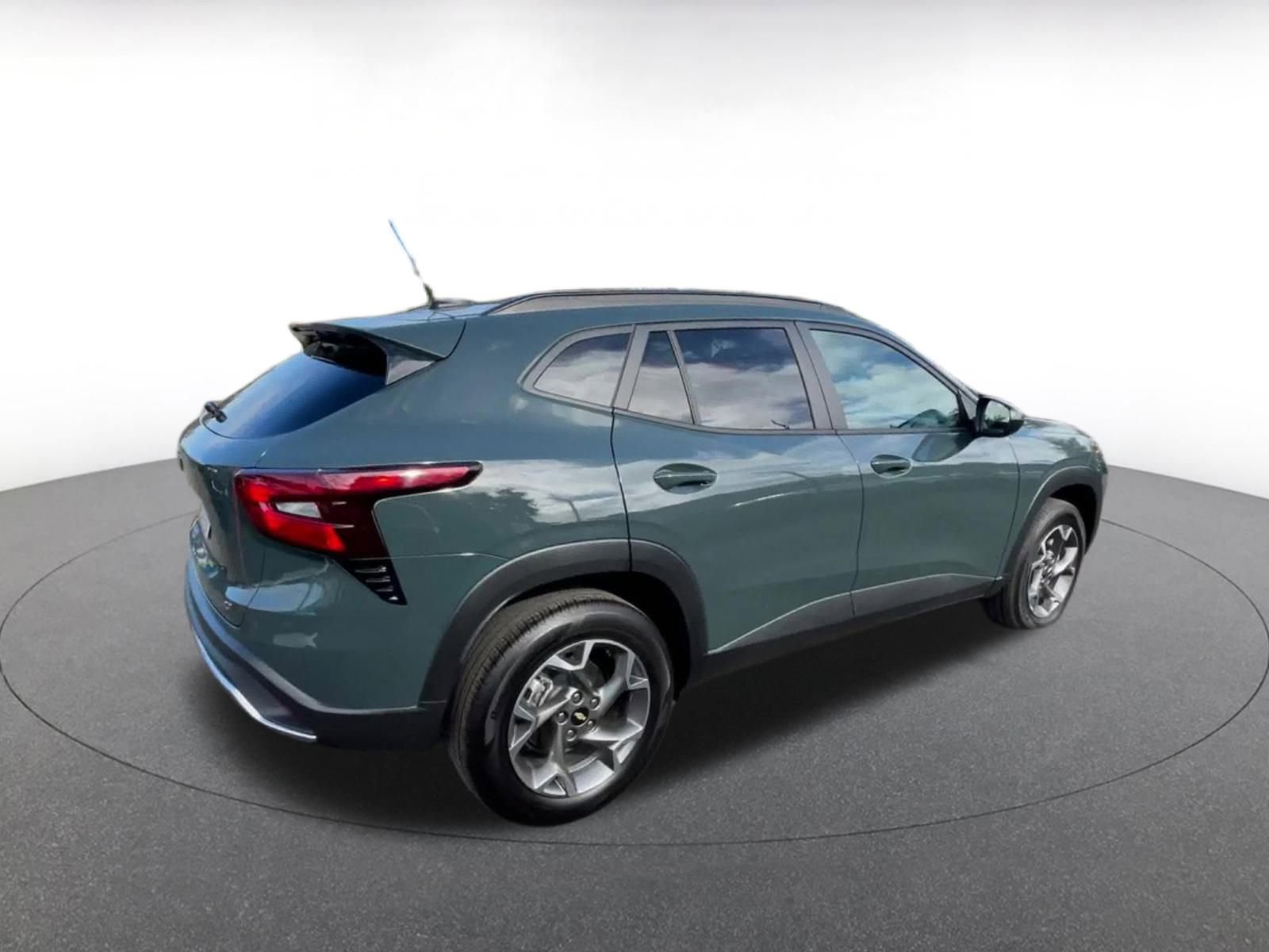 Used 2025 Chevrolet Trax LT image 15