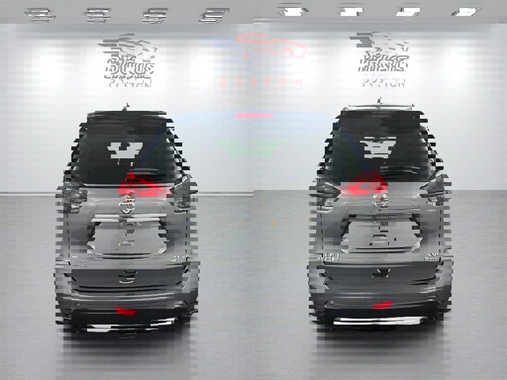 Used 2018 Nissan Rogue SV w/ Sun & Sound Touring Package image 5