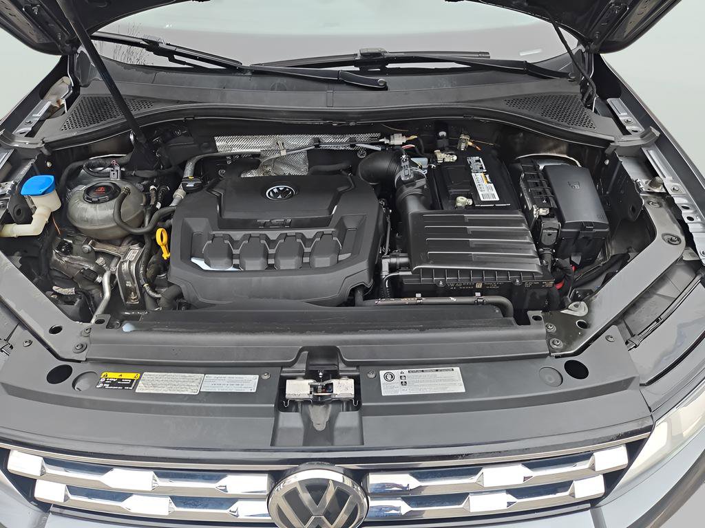 Used 2018 Volkswagen Tiguan SE w/ Panoramic Sunroof Package image 24