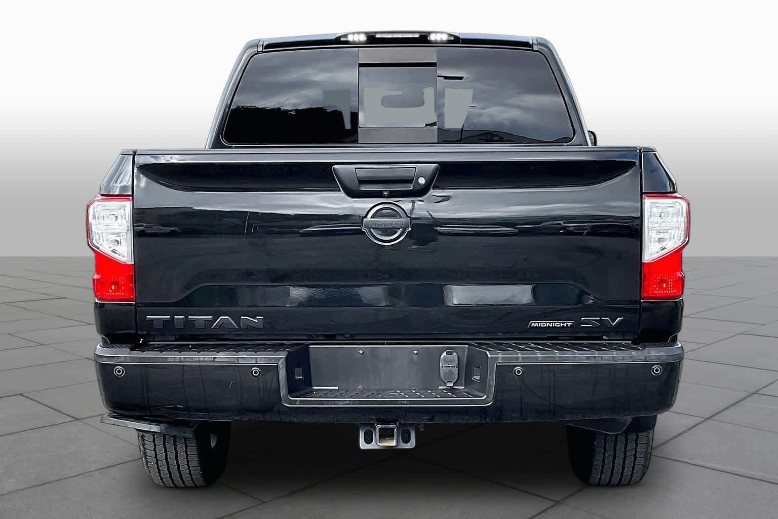 Used 2019 Nissan Titan SV w/ SV Convenience Package RWD image 5