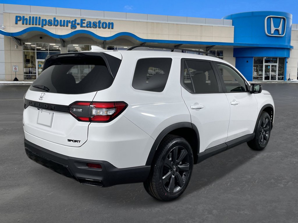 New 2026 Honda Pilot Sport image 5