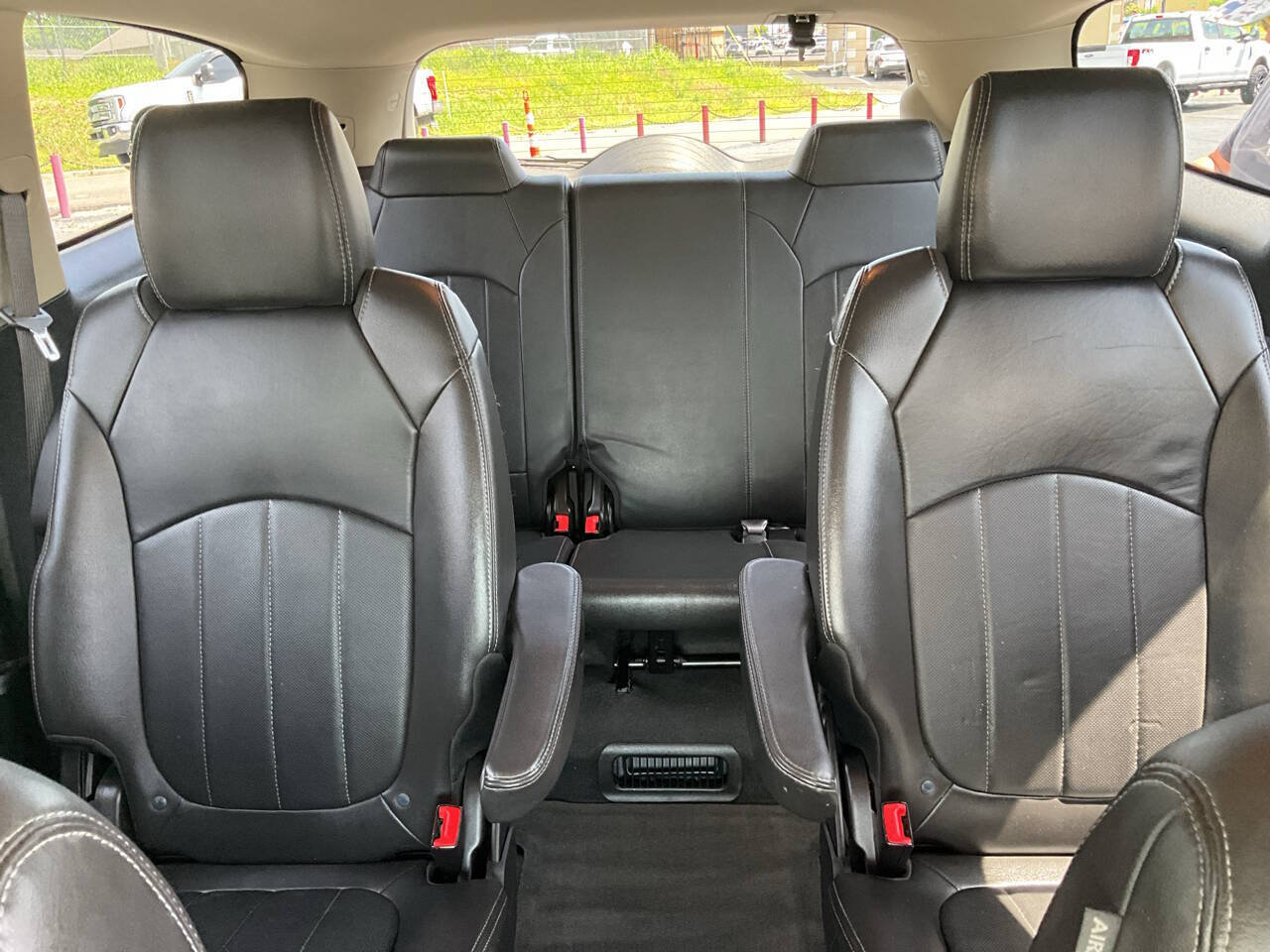 Used 2017 Buick Enclave Leather AWD/4WD image 11