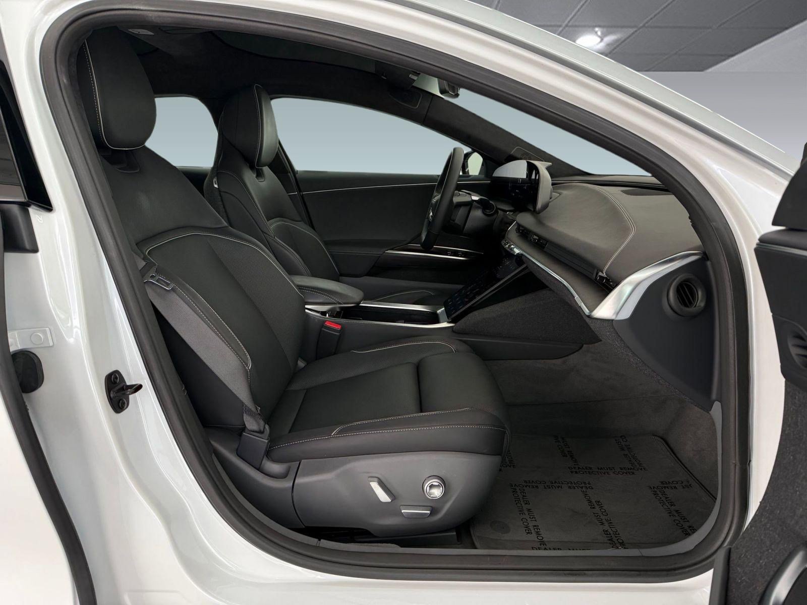 Used 2025 Lucid Air Touring AWD/4WD image 23