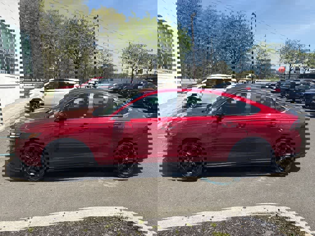 Used 2023 Honda Accord Sport image 2