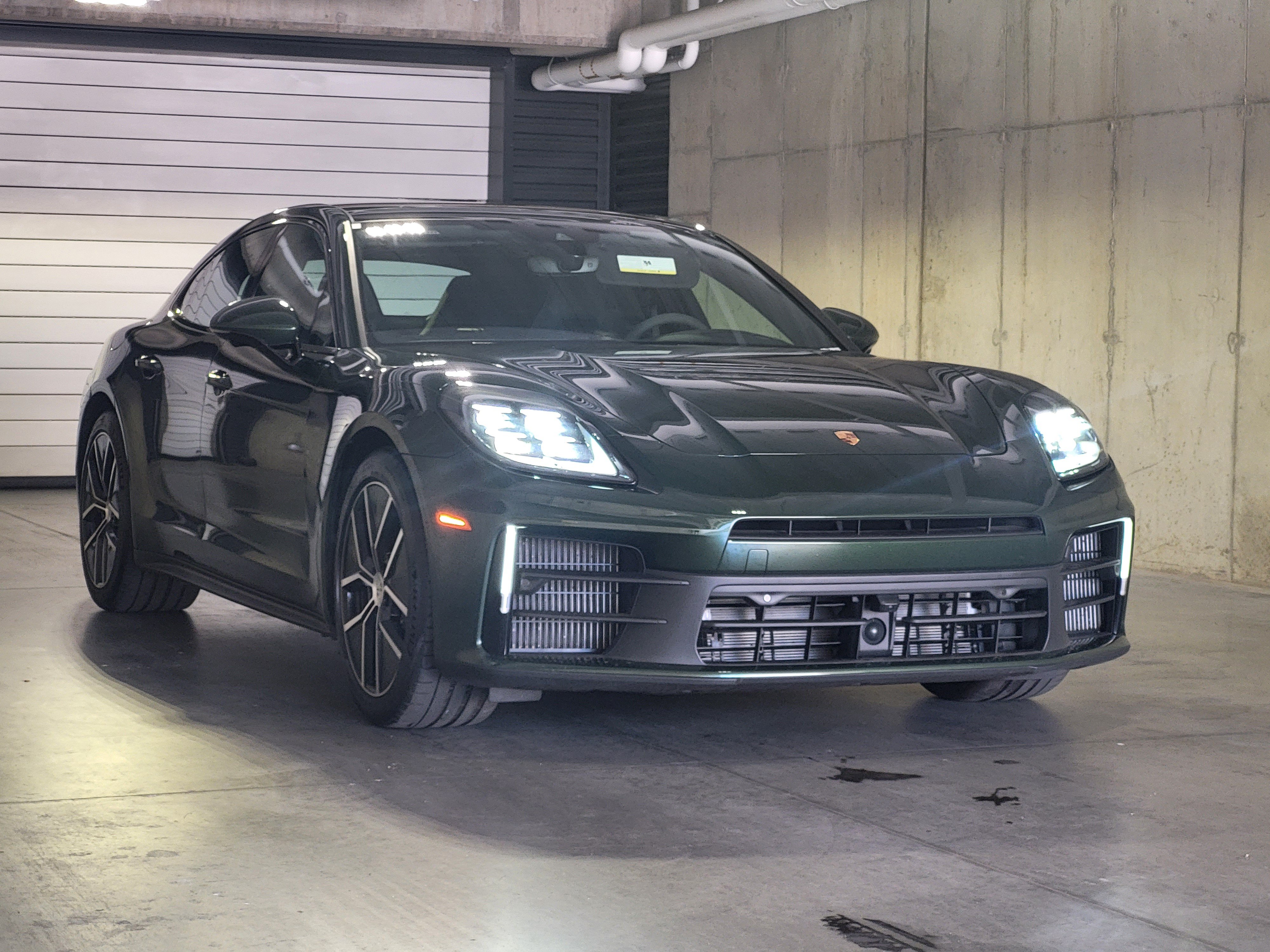 Certified 2025 Porsche Panamera 4 AWD/4WD image 9