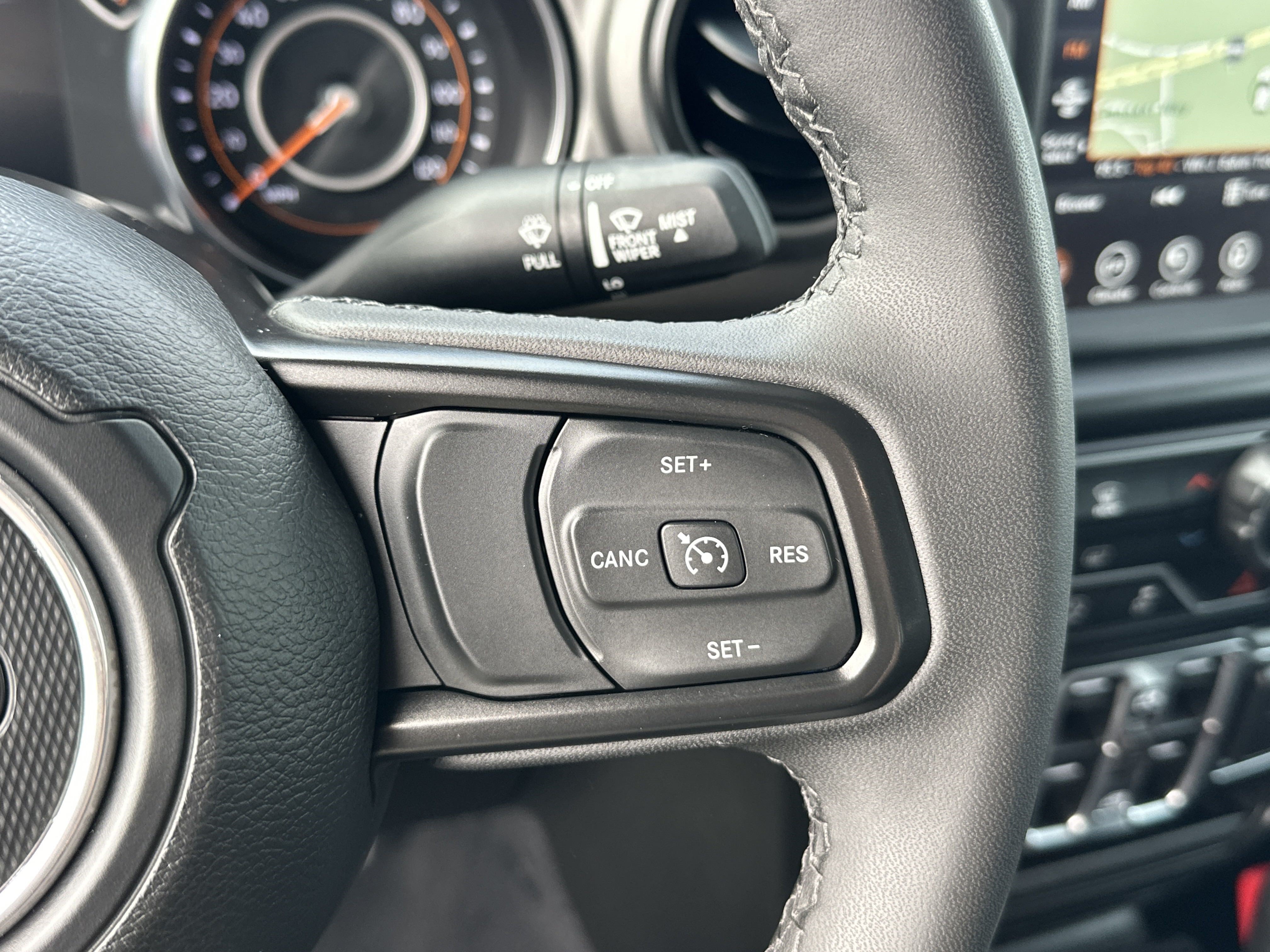 Used 2023 Jeep Gladiator Sport AWD/4WD image 18