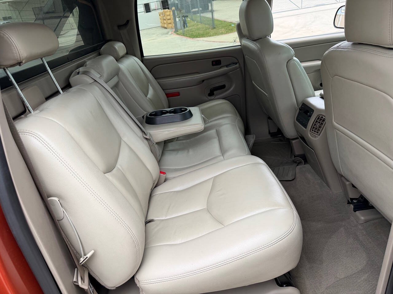Used 2005 Chevrolet Avalanche 2500 w/ Preferred Equipment Group AWD/4WD image 7