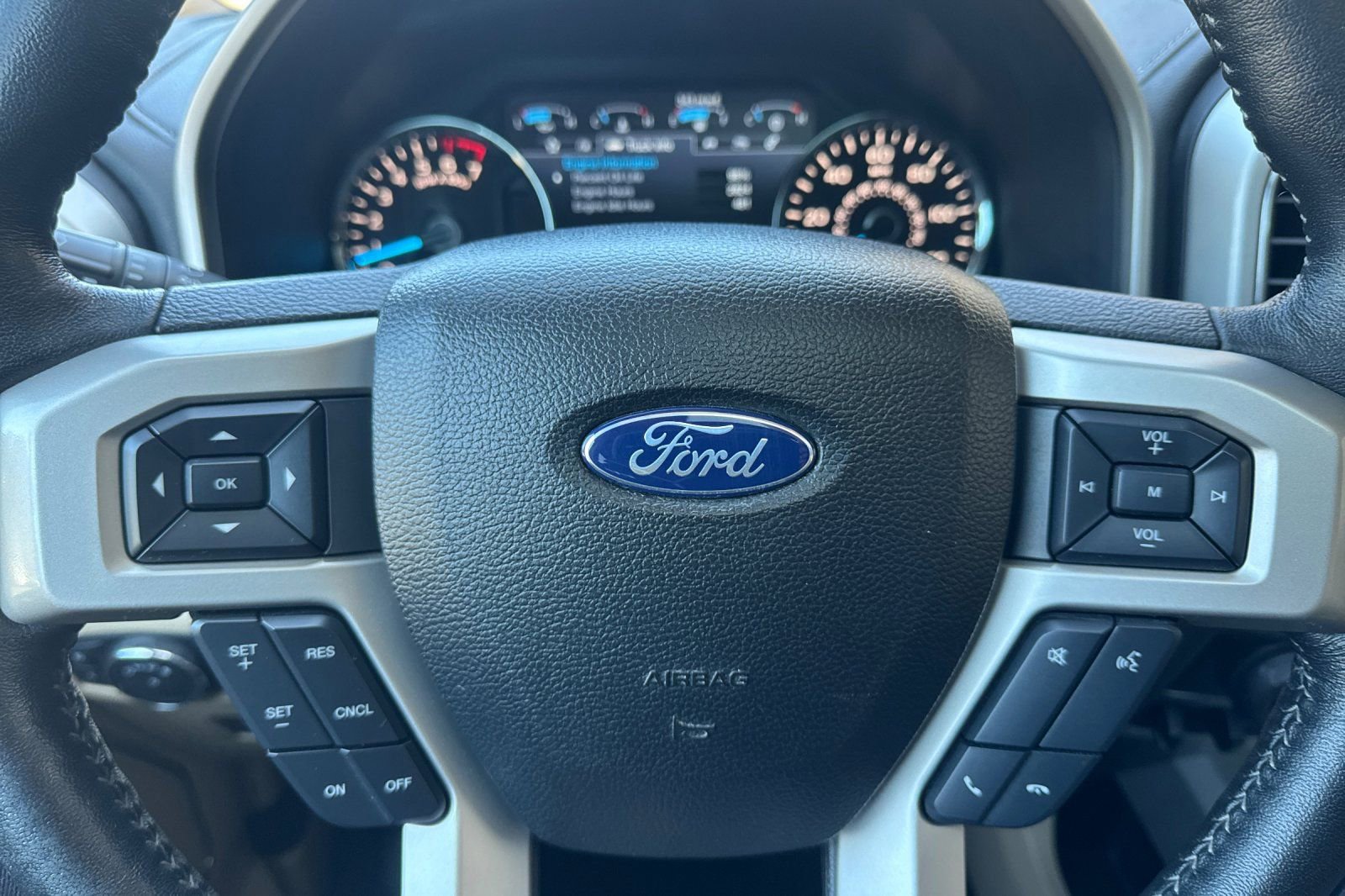 Used 2017 Ford F150 Lariat image 26