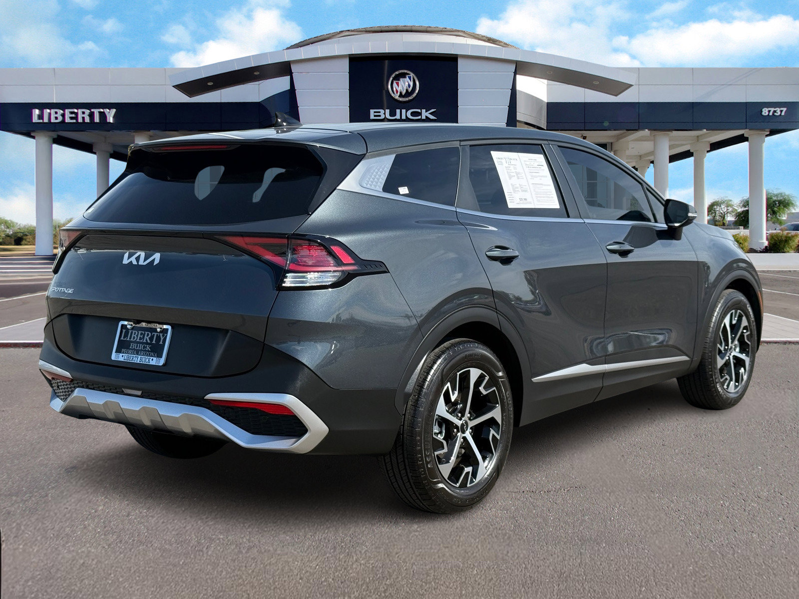 Used 2025 Kia Sportage EX image 3