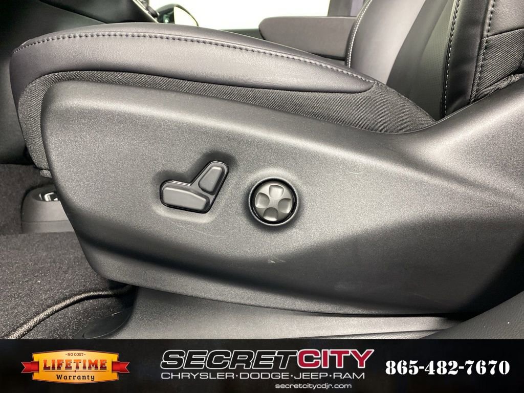 New 2026 Chrysler Pacifica Select image 14