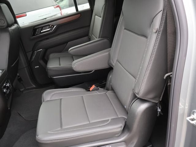 New 2026 GMC Yukon XL Denali w/ Sun & Power Step Package AWD/4WD image 12