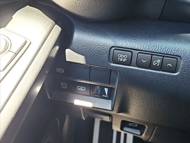 Used 2024 Lexus IS 500 RWD image 17