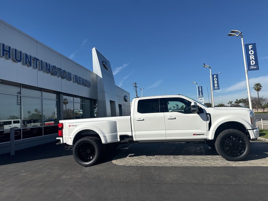Used 2026 Ford F450 Platinum w/ FX4 Off-Road Package image 3