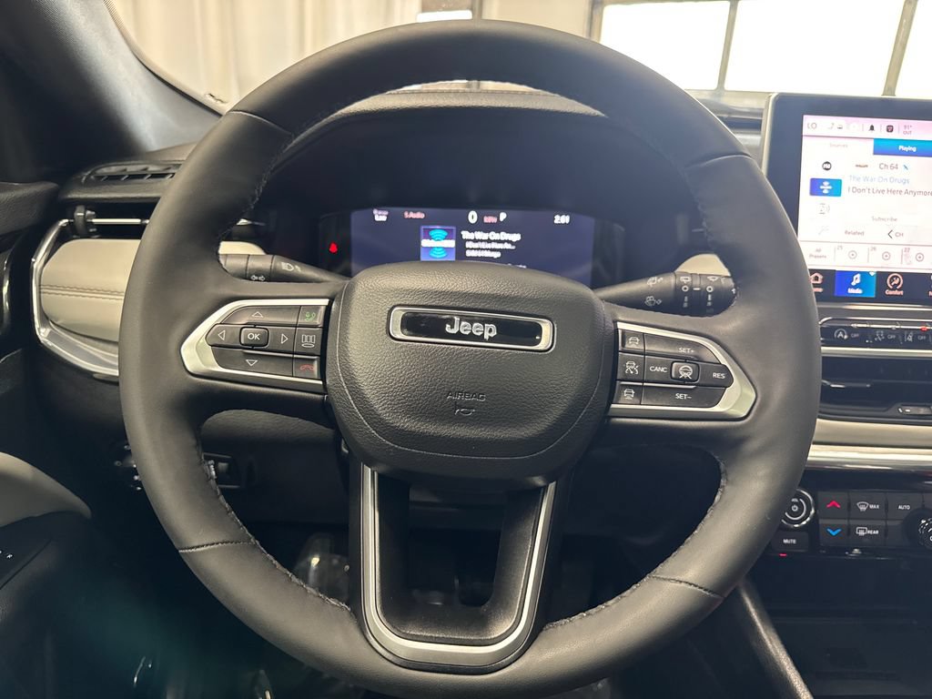 Used 2023 Jeep Compass Limited w/ Elite Group AWD/4WD image 19