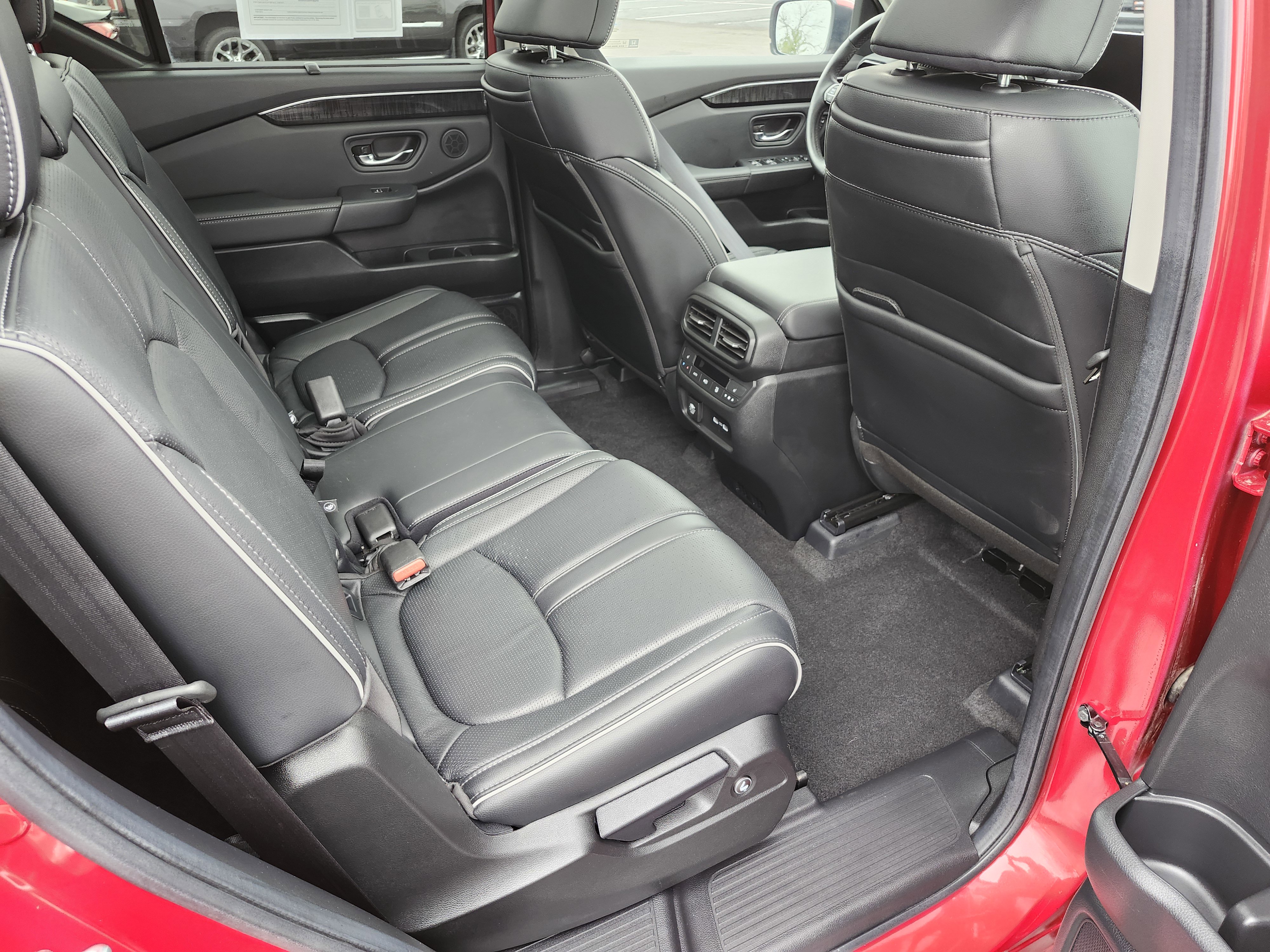 Used 2023 Honda Pilot Elite image 23