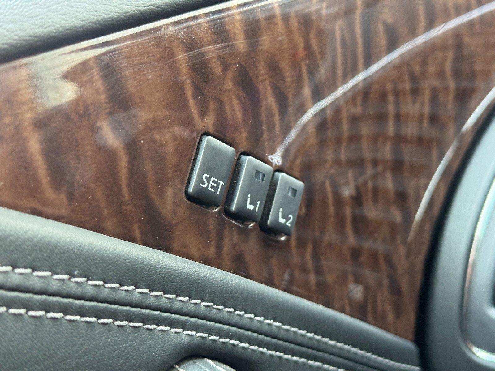 Used 2018 Nissan Armada Platinum w/ Cargo Package RWD image 16