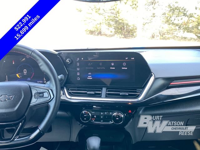 Certified 2025 Chevrolet Trax RS FWD image 21